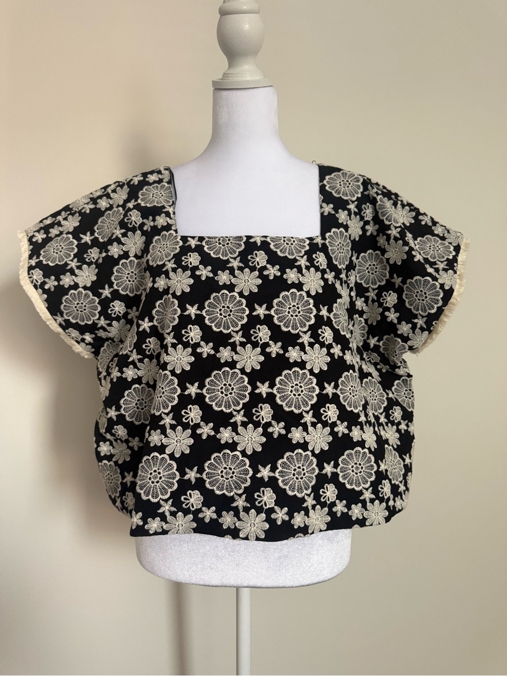 Hyacinth house Embroidered Black Floral Square-Neck Cotton Blouse size medium